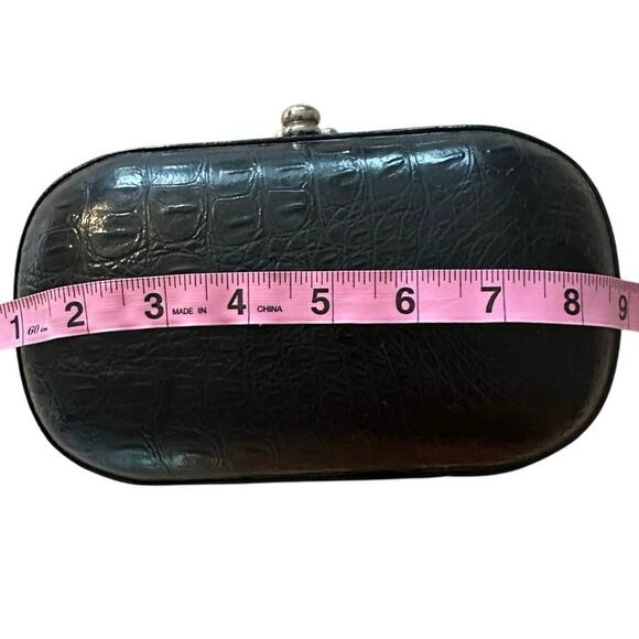 Steve Madden Vtge Clutch - Faux Crocodile Rhinestone Clasp -NWOT - Picture 7 of 7